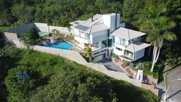 Casa com 4 Quartos à Venda, 510 m² em João Paulo - Florianópolis