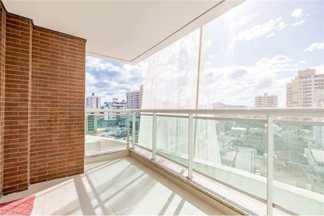 Imagem Imóvel com 3 Quartos à Venda, em Barreiros - São José Imagem Imóvel com 3 Quartos à Venda, em Barreiros - São José