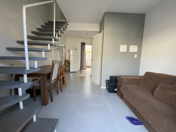 Imagem Sobrado com 2 Quartos à Venda, 72 m² em Espinheiros - Itajaí Imagem Sobrado com 2 Quartos à Venda, 72 m² em Espinheiros - Itajaí