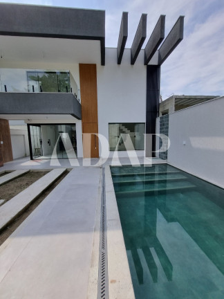 Imagem Casa com 4 Quartos à Venda, 192 m² em Vargem Grande - Rio De Janeiro