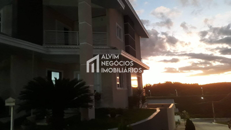 Imagem Casa com 3 Quartos à Venda, 254 m² em Condomínio Residencial Mantiqueira - São José Dos Campos Imagem Casa com 3 Quartos à Venda, 254 m² em Condomínio Residencial Mantiqueira - São José Dos Campos