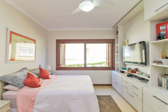 Imagem Casa de Condomínio com 3 Quartos à Venda, 389 m² em Vila Nova - Porto Alegre Imagem Casa de Condomínio com 3 Quartos à Venda, 389 m² em Vila Nova - Porto Alegre