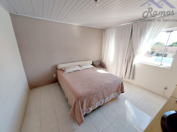 Imagem Imóvel com 4 Quartos à Venda, em Vila Nova - Porto Alegre Imagem Imóvel com 4 Quartos à Venda, em Vila Nova - Porto Alegre