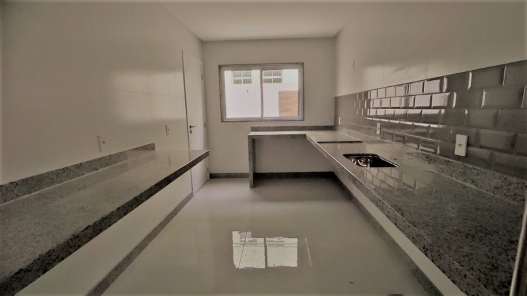 Imagem Casa com 3 Quartos à Venda, 170 m²
