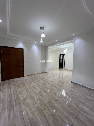 Imagem Casa com 3 Quartos à Venda, 220 m² Imagem Casa com 3 Quartos à Venda, 220 m²
