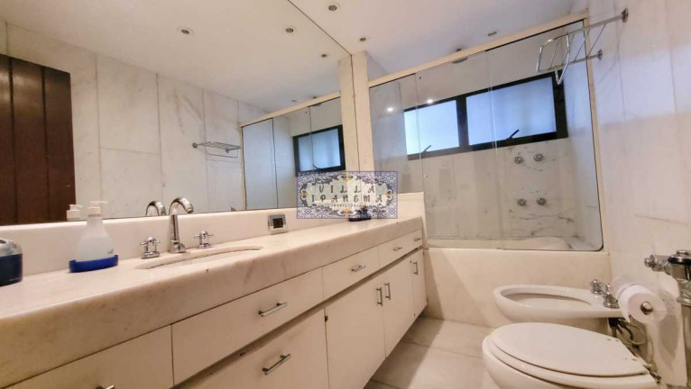 Imagem Apartamento com 4 Quartos à Venda, 320 m² em Lagoa - Rio De Janeiro Imagem Apartamento com 4 Quartos à Venda, 320 m² em Lagoa - Rio De Janeiro