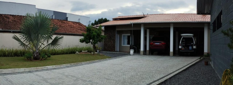 Imagem Casa com 4 Quartos à Venda, 284 m² em Espinheiros - Joinville