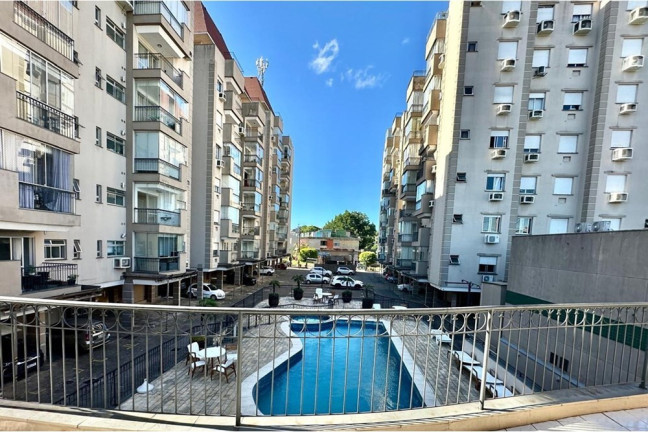 Imagem Imóvel com 3 Quartos à Venda, 108 m² em São Sebastião - Porto Alegre Imagem Imóvel com 3 Quartos à Venda, 108 m² em São Sebastião - Porto Alegre