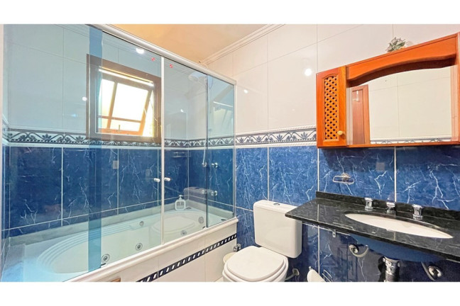 Imagem Casa com 5 Quartos à Venda, 248 m² em Ipanema - Porto Alegre Imagem Casa com 5 Quartos à Venda, 248 m² em Ipanema - Porto Alegre