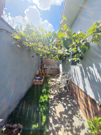 Imagem Casa com 2 Quartos à Venda, 158 m² em Jardim São Carlos - Mogi Guaçu Imagem Casa com 2 Quartos à Venda, 158 m² em Jardim São Carlos - Mogi Guaçu
