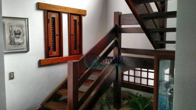 Imagem Casa com 4 Quartos à Venda, 300 m² em São Francisco - Niterói Imagem Casa com 4 Quartos à Venda, 300 m² em São Francisco - Niterói