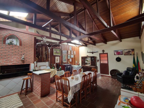 Imagem Imóvel com 4 Quartos à Venda, em Santa Tereza - Porto Alegre Imagem Imóvel com 4 Quartos à Venda, em Santa Tereza - Porto Alegre