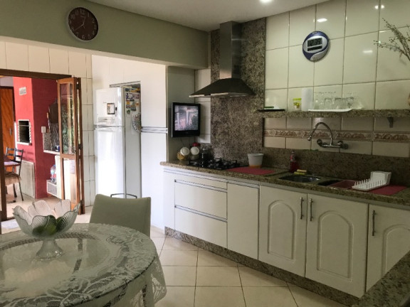 Imagem Casa com 3 Quartos à Venda, 204 m² em Jardim Sabará - Porto Alegre Imagem Casa com 3 Quartos à Venda, 204 m² em Jardim Sabará - Porto Alegre