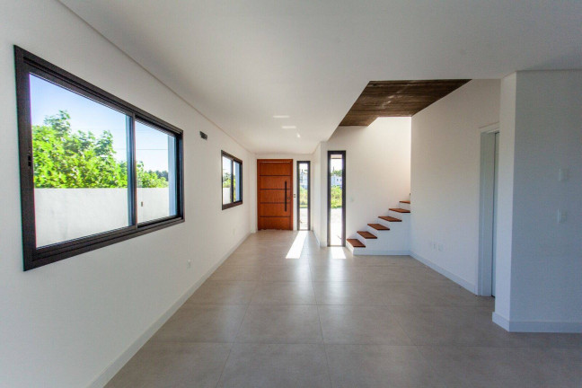 Imagem Casa com 3 Quartos à Venda, em Campeche - Florianópolis Imagem Casa com 3 Quartos à Venda, em Campeche - Florianópolis