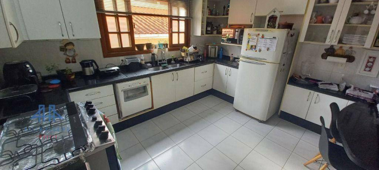 Imagem Casa com 3 Quartos à Venda, 243 m² em Córrego Grande - Florianópolis