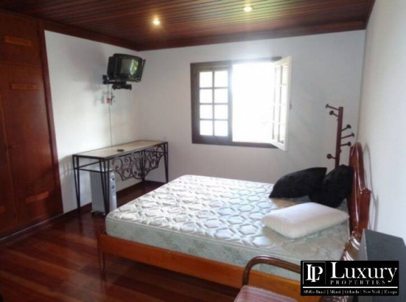Imagem Casa com 5 Quartos à Venda, 480 m² em Alto Do Capivari - Campos Do Jordão Imagem Casa com 5 Quartos à Venda, 480 m² em Alto Do Capivari - Campos Do Jordão