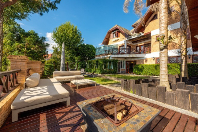 Imagem Casa com 5 Quartos à Venda, 650 m² em Jardim Manancial - Campos Do Jordão Imagem Casa com 5 Quartos à Venda, 650 m² em Jardim Manancial - Campos Do Jordão