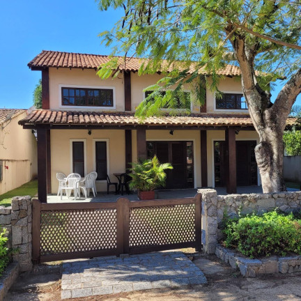 Imagem Casa de Condomínio com 5 Quartos à Venda, 175 m²
