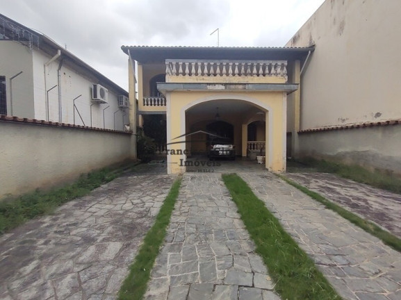 Sobrado com 4 Quartos à Venda, 573 m² em Pedregulho - Guaratinguetá