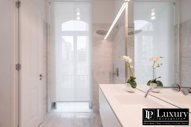Imagem Apartamento com 3 Quartos à Venda, 190 m² em Centro - Lisboa Imagem Apartamento com 3 Quartos à Venda, 190 m² em Centro - Lisboa