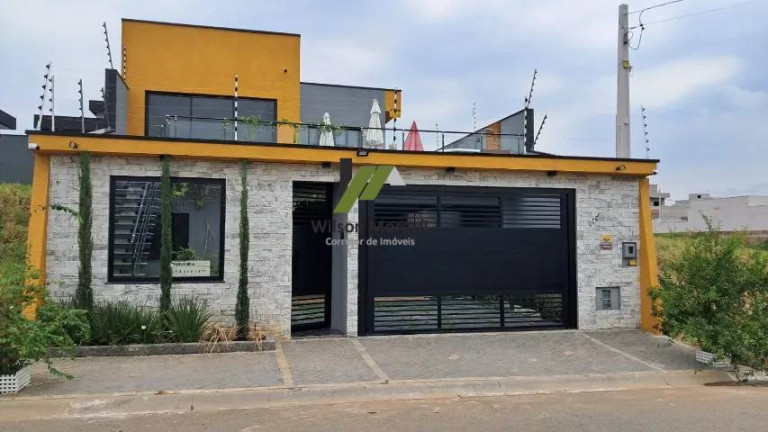 Casa com 3 Quartos à Venda, 170 m²