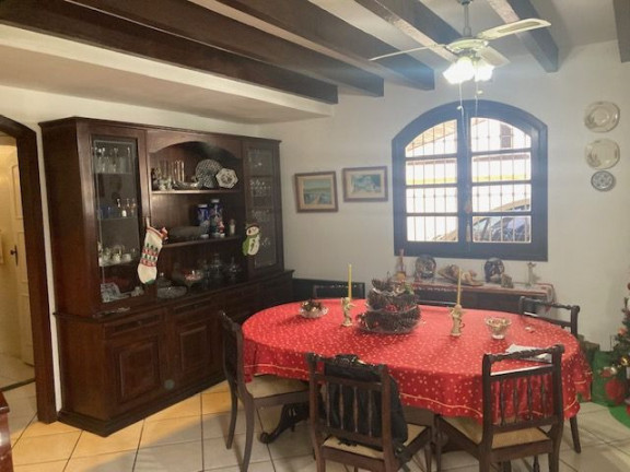 Imagem Casa com 6 Quartos à Venda, 285 m² em Piratininga - Niterói Imagem Casa com 6 Quartos à Venda, 285 m² em Piratininga - Niterói