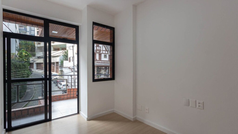 Imagem Imóvel com 2 Quartos à Venda, 99 m² em Lagoa - Rio De Janeiro Imagem Imóvel com 2 Quartos à Venda, 99 m² em Lagoa - Rio De Janeiro