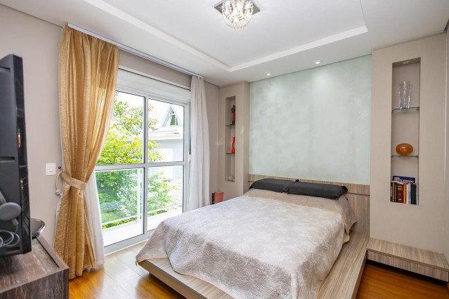Imagem Casa de Condomínio com 4 Quartos à Venda, 350 m² em Orleans - Curitiba Imagem Casa de Condomínio com 4 Quartos à Venda, 350 m² em Orleans - Curitiba