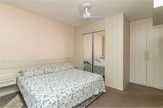 Imagem Imóvel com 3 Quartos à Venda, em Moinhos De Vento - Porto Alegre Imagem Imóvel com 3 Quartos à Venda, em Moinhos De Vento - Porto Alegre