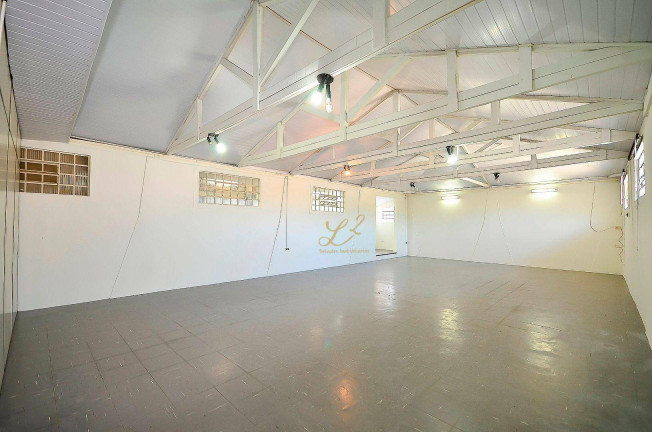 Imagem Casa com 1 Quarto à Venda, 172 m² em Cristo Rei - Curitiba Imagem Casa com 1 Quarto à Venda, 172 m² em Cristo Rei - Curitiba