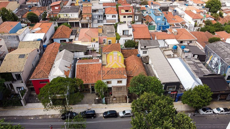 Imagem Casa com 7 Quartos à Venda, 195 m² em Pinheiros - São Paulo Imagem Casa com 7 Quartos à Venda, 195 m² em Pinheiros - São Paulo