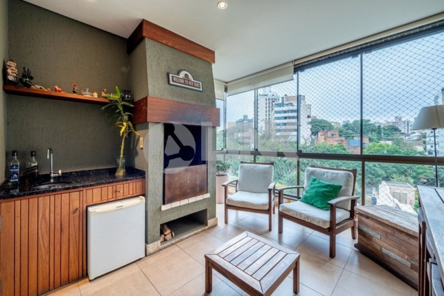 Imagem Apartamento com 3 Quartos à Venda, 117 m² em Petrópolis - Porto Alegre Imagem Apartamento com 3 Quartos à Venda, 117 m² em Petrópolis - Porto Alegre