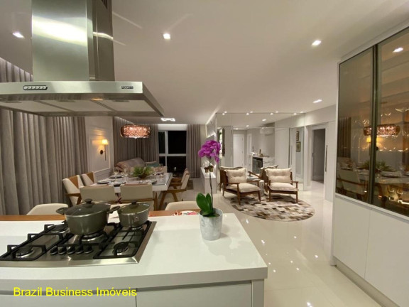 Imagem Imóvel com 3 Quartos à Venda, 127 m² em Centro - Balneário Camboriú Imagem Imóvel com 3 Quartos à Venda, 127 m² em Centro - Balneário Camboriú