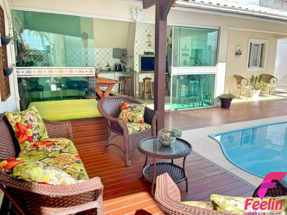 Imagem Casa com 3 Quartos à Venda, 227 m² em Carianos - Florianópolis Imagem Casa com 3 Quartos à Venda, 227 m² em Carianos - Florianópolis