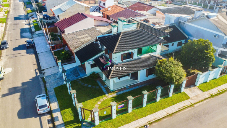 Imagem Sobrado com 4 Quartos à Venda, 188 m² em Zona Nova - Tramandaí Imagem Sobrado com 4 Quartos à Venda, 188 m² em Zona Nova - Tramandaí