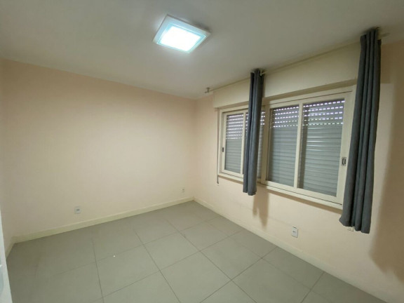 Imagem Casa com 4 Quartos à Venda, 265 m² em Chácara Das Pedras - Porto Alegre Imagem Casa com 4 Quartos à Venda, 265 m² em Chácara Das Pedras - Porto Alegre