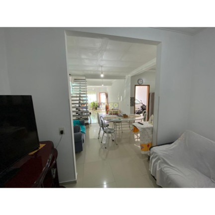 Imagem Casa com 3 Quartos à Venda, 195 m² em Centro - Balneário Camboriú Imagem Casa com 3 Quartos à Venda, 195 m² em Centro - Balneário Camboriú