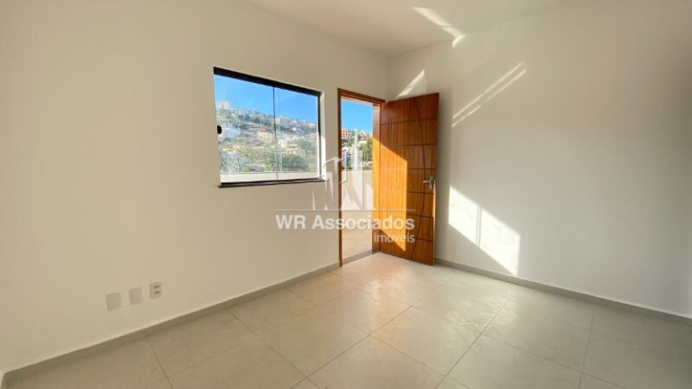 Imagem Casa com 3 Quartos à Venda, 217 m² Imagem Casa com 3 Quartos à Venda, 217 m²