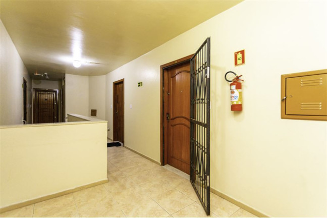 Imagem Apartamento com 1 Quarto à Venda, 32 m² em Passo Da Areia - Porto Alegre Imagem Apartamento com 1 Quarto à Venda, 32 m² em Passo Da Areia - Porto Alegre