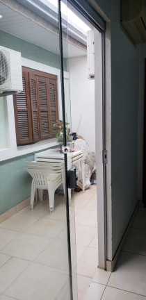 Imagem Casa com 2 Quartos à Venda, 100 m²