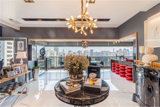 Imóvel com 4 Quartos à Venda, 311 m² em Campo Belo - São Paulo