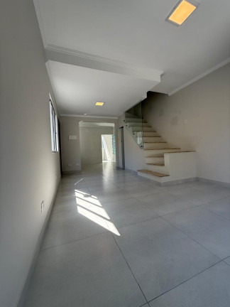 Imagem Casa com 4 Quartos à Venda, 130 m² em Barro Branco - Cotia Imagem Casa com 4 Quartos à Venda, 130 m² em Barro Branco - Cotia
