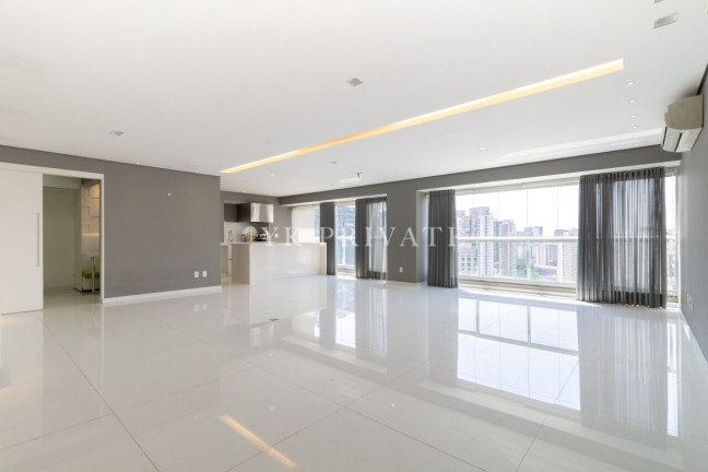 Apartamento com 3 Quartos à Venda, 161 m² em Vila Romana - São Paulo