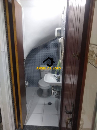 Imagem Sobrado com 3 Quartos à Venda, 101 m² em Vila Sao Jorge - São Vicente