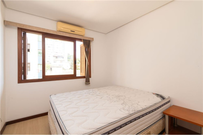 Imagem Imóvel com 3 Quartos à Venda, em Moinhos De Vento - Porto Alegre Imagem Imóvel com 3 Quartos à Venda, em Moinhos De Vento - Porto Alegre