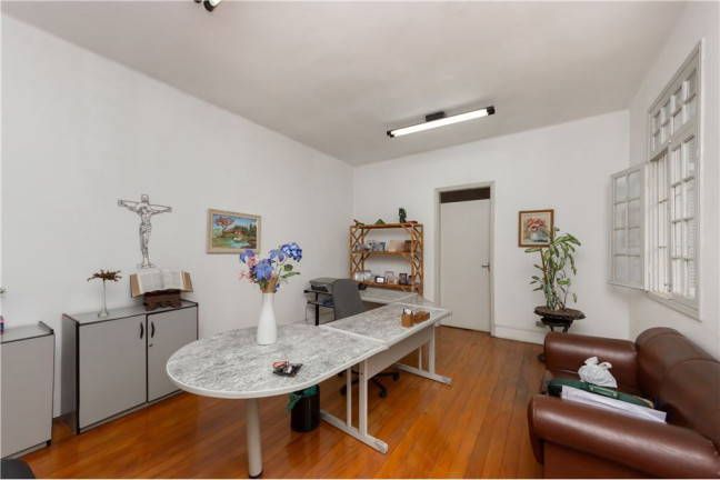 Imagem Casa com 4 Quartos à Venda, em Cambuci - São Paulo Imagem Casa com 4 Quartos à Venda, em Cambuci - São Paulo