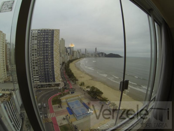 Imagem Apartamento com 4 Quartos para Temporada, 180 m² em Centro - Balneário Camboriú Imagem Apartamento com 4 Quartos para Temporada, 180 m² em Centro - Balneário Camboriú