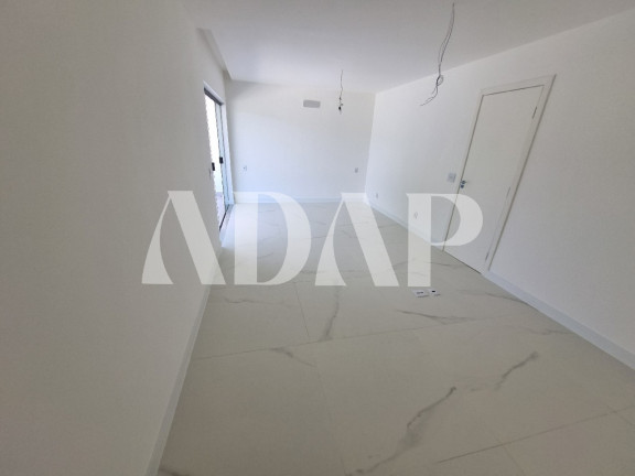 Imagem Casa com 4 Quartos à Venda, 192 m² em Vargem Grande - Rio De Janeiro