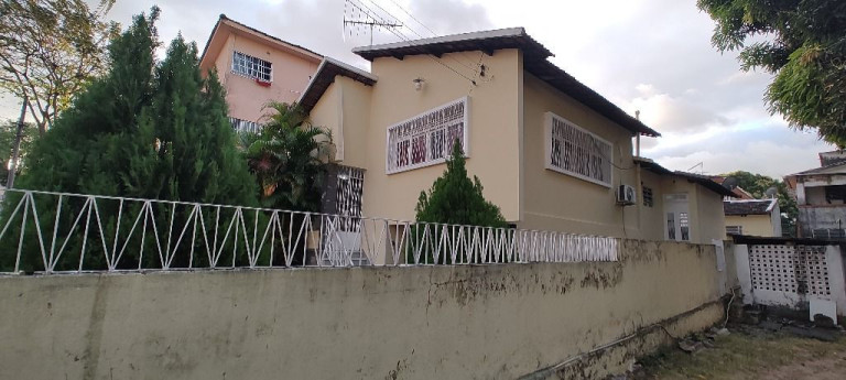 Imagem Casa com 4 Quartos à Venda, 225 m² em Casa Amarela - Recife Imagem Casa com 4 Quartos à Venda, 225 m² em Casa Amarela - Recife