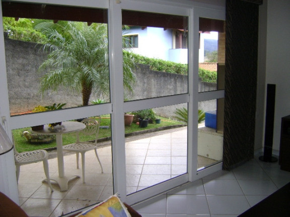 Imagem Casa com 3 Quartos à Venda, 1.200 m² em Portaria 24 Horas! - Mairiporã